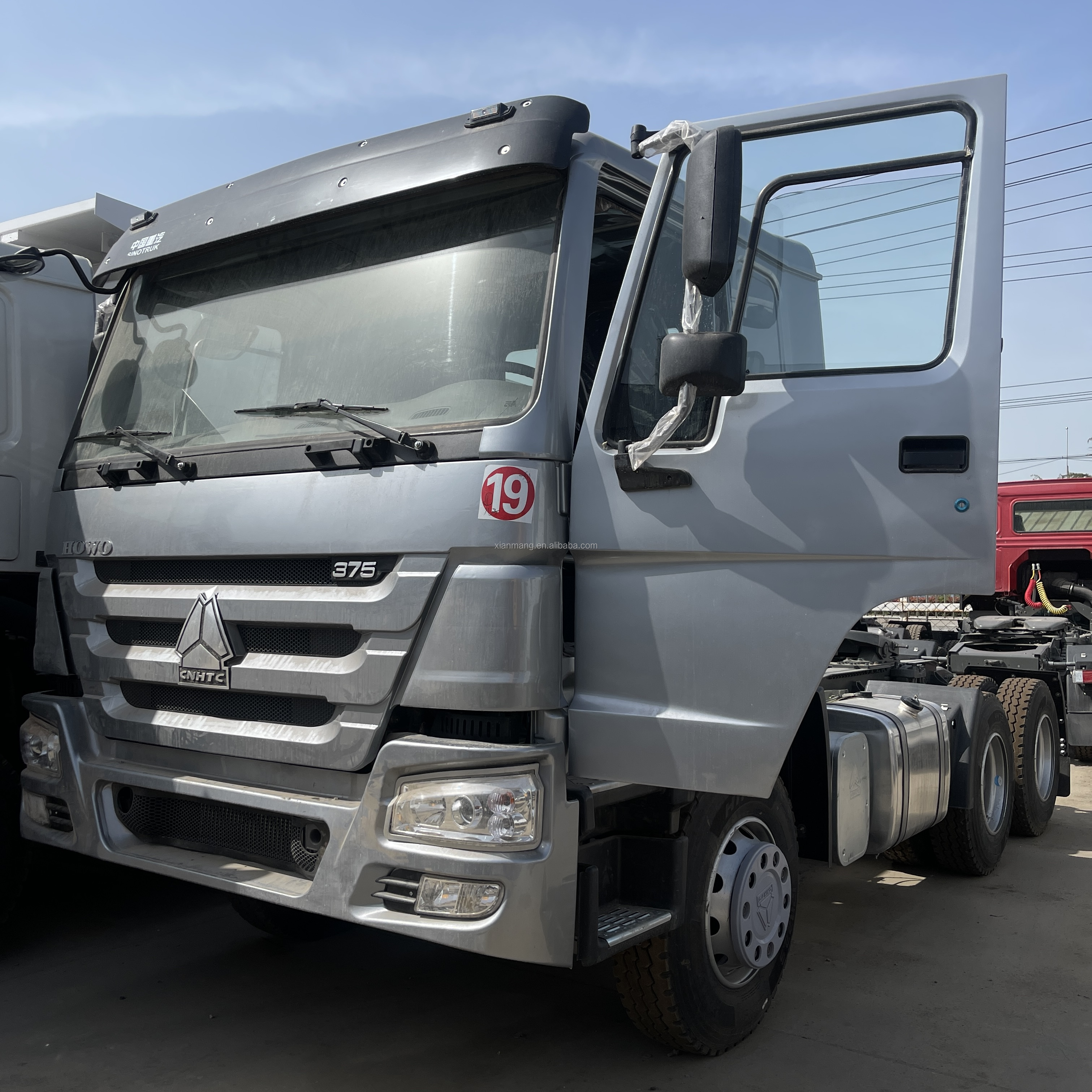 Single Row Seat Used Howo Diesel Sinotruk Tractor Truck Heavy Truck Tractor Unit 6x4