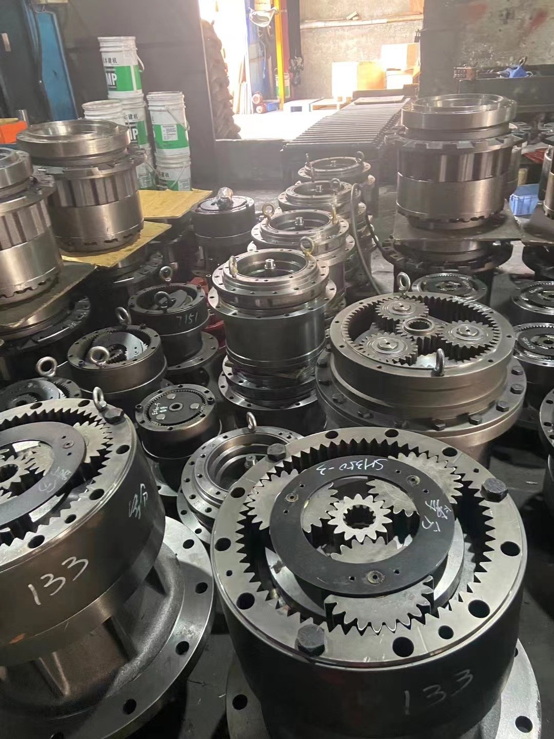 M5X130 Excavator Rotary Reducer SK250-8 SK260-8 Swing Reduction Gearbox LQ15V00015F2