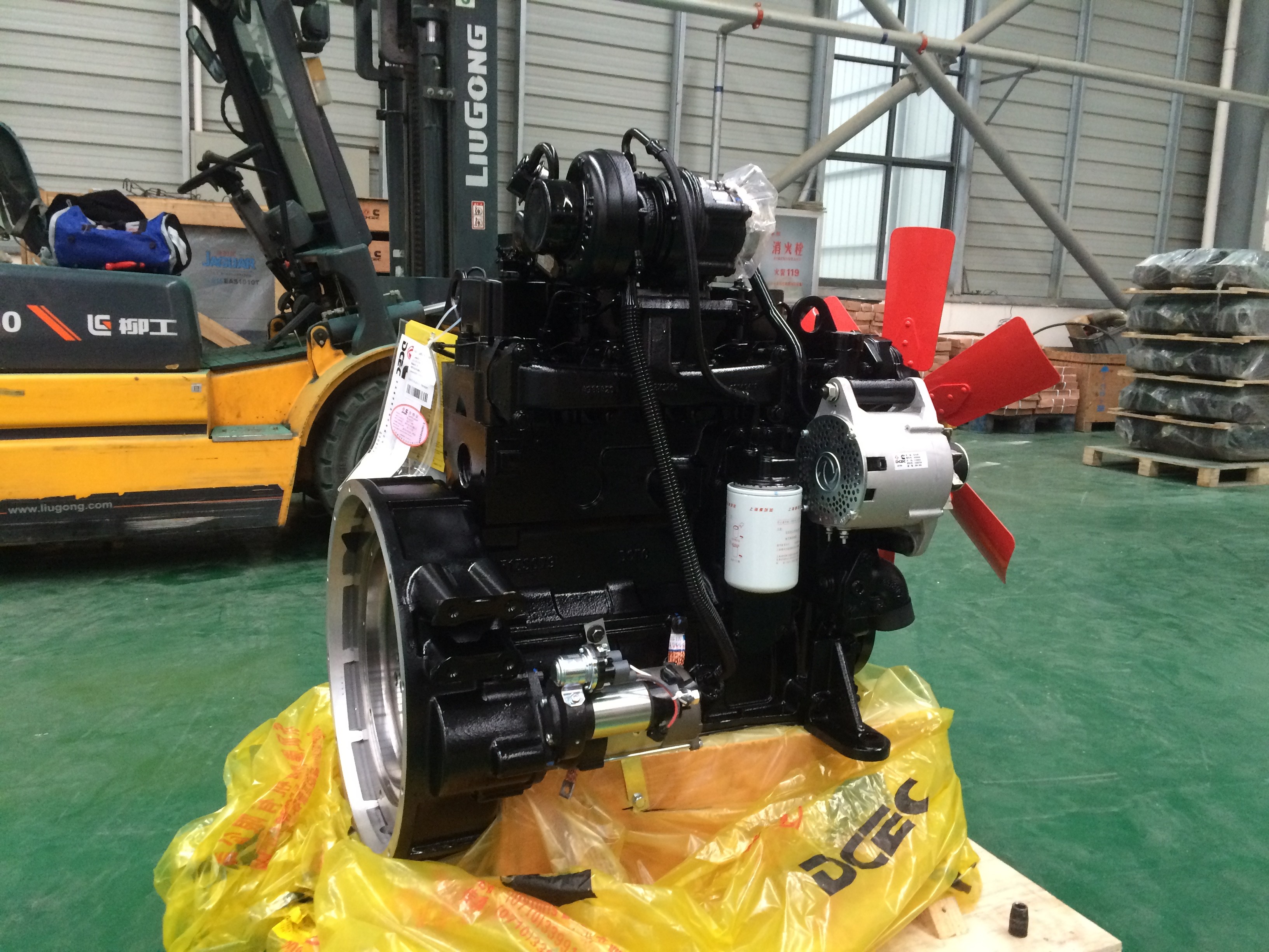 Dongfeng Cummins Diesel Engine 4BTA3.9-C80 for Construction Industry Engneering Project