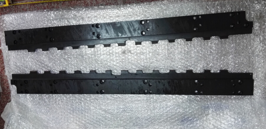 SM74 impression cylinder pad,13 teeth, SM74 cylinder gripper bar,high quality replacement,length 825mm