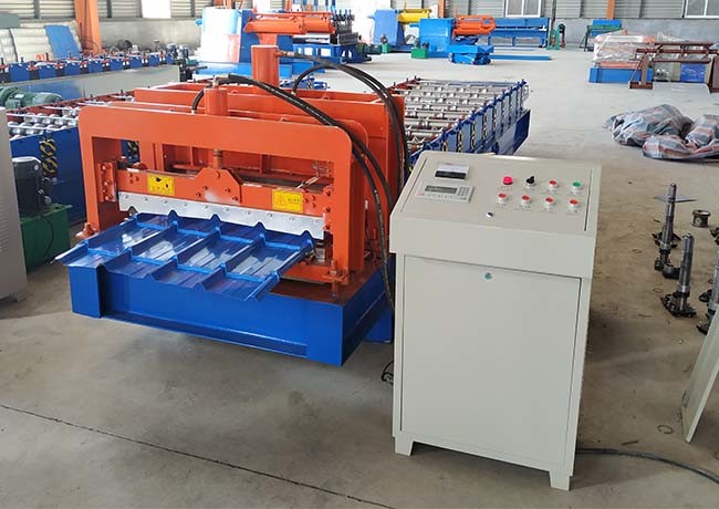 Metal Roof Glazed Tile Roll Forming Machine Speed 3-5 M/Min With Frequency Converter
