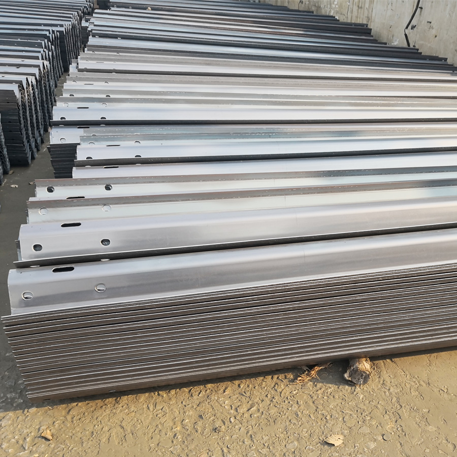 Q235 Q345 Galvanized Steel Highway Guardrail Fishtail End for Customized Projects