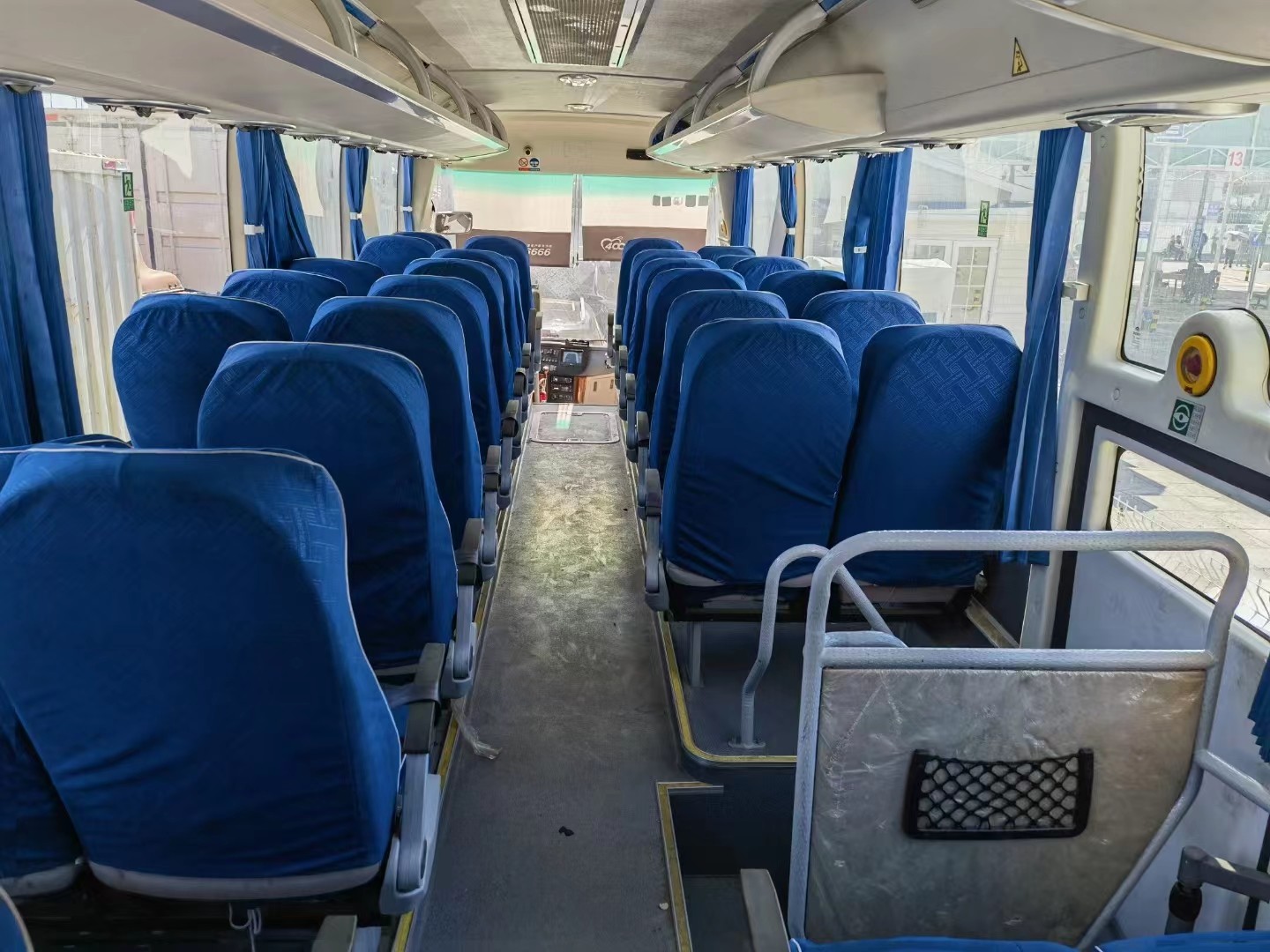 Young Tong Bus ZK6112 White Color 53 Seats 12 Meters Long Weichai Engine 336hp Air Conditioner 2nd Hand Coach Bus
