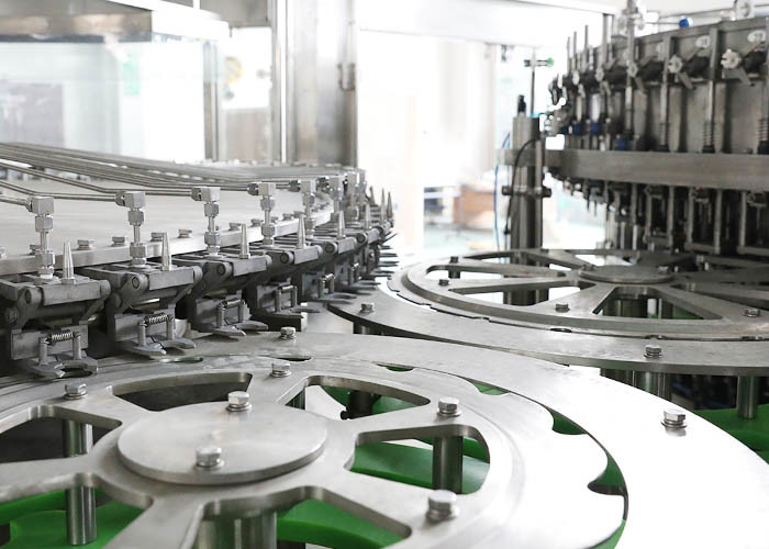 8000B/H Isobaric Soda Gas Bottle Filling Machine Adjustable Power