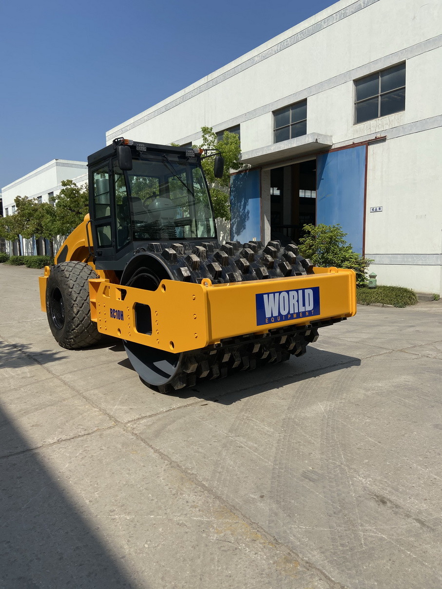 1500mm Drum Vibratory Road Roller with Cummins 4BTA3.9-C125 Engine