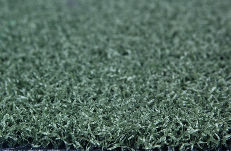 17mm PE Material Golf Artificial Grass For Outdoors Sports Or House Floor With Drainage Holes and high Density