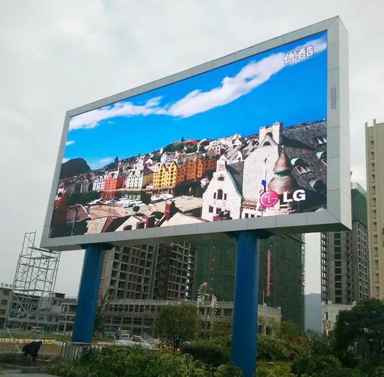 Right Angle Corner SMD2727 Large Outdoor LED Screen 10.4mm Wall Mounted