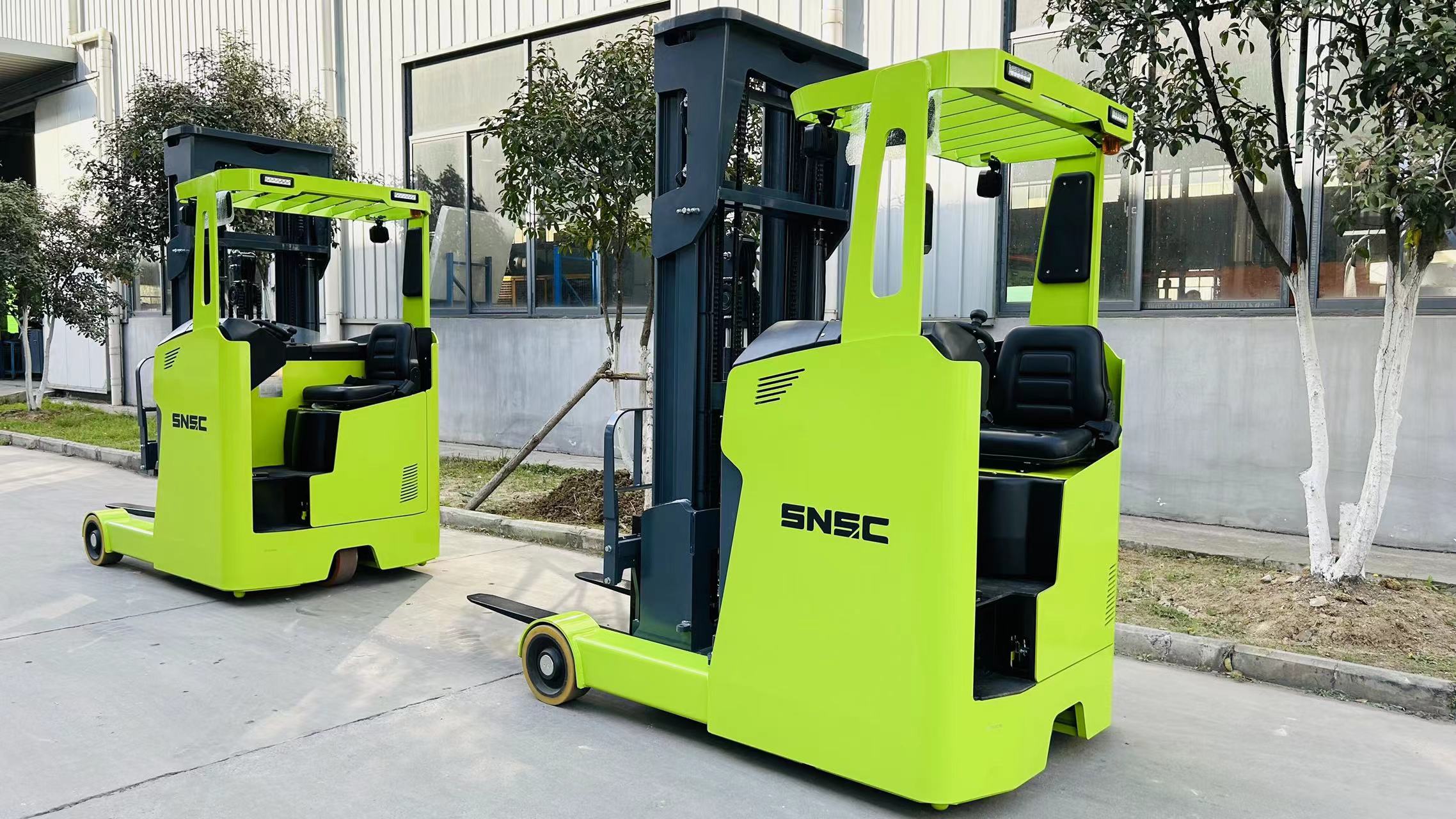 AC Motor Powered SNSC 1.6 ton 2 ton Electric Reach Truck with Pneumatic Standard Tire