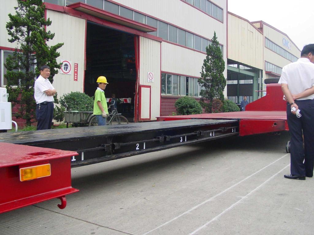 3 Axle Extendable Low Loader Trailer Heavy Duty Steel Construction for and Performance