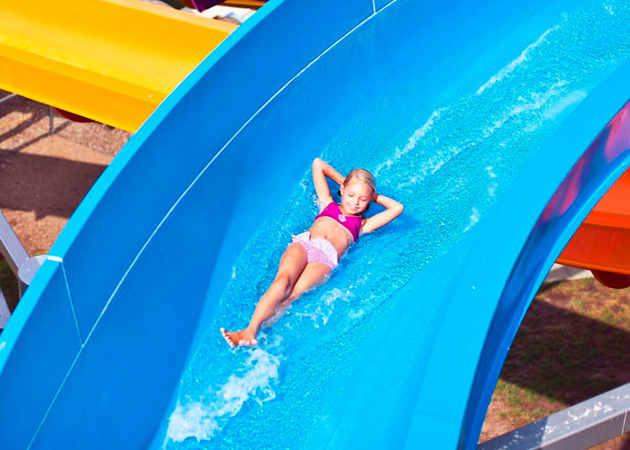 Amusement Fiberglass Enclosed Spiral Slide Aqua Park Equipment For Playing