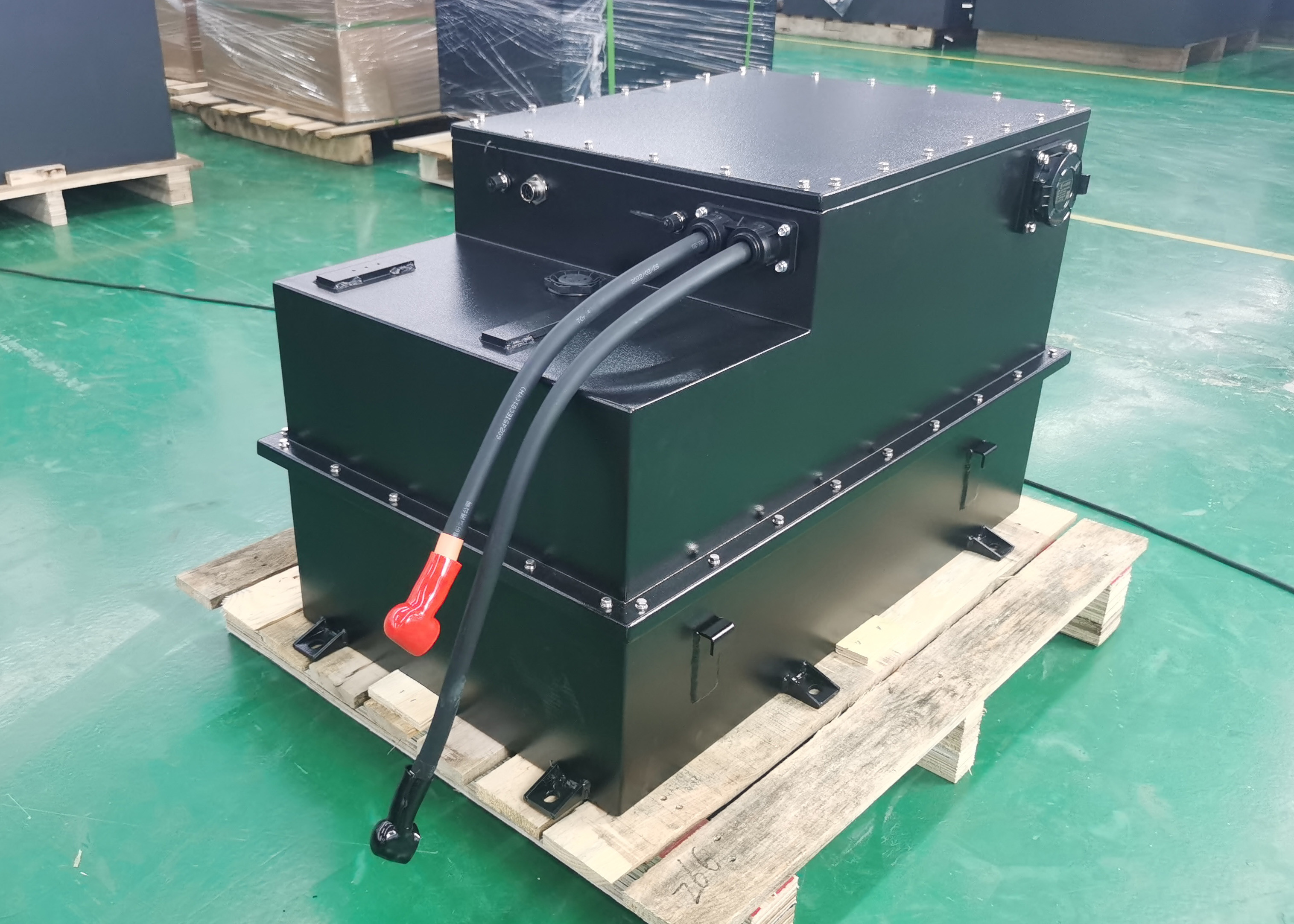 76.8V350Ah Lithium Tractor Battery 26.88KWh IP67 Lithium Battery