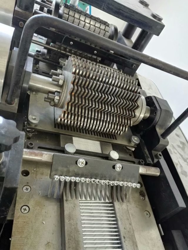 High Speed Radiator Fin Forming Machine 5mm Height 1.5mm Tube Thickness