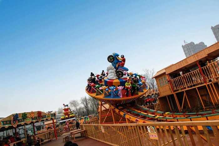 Adjustable Running Time UFO Roller Coaster With Turntable And Control System