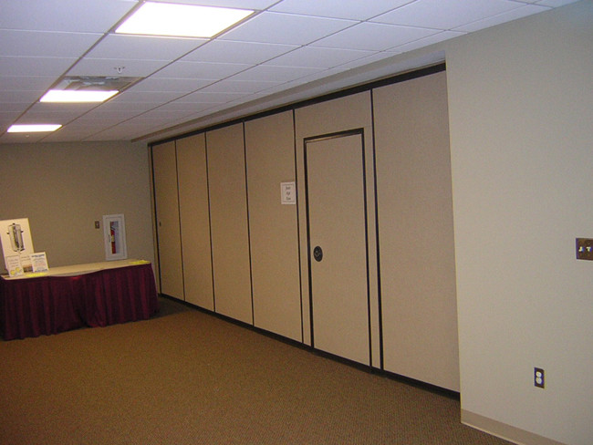 Meeting Room Division Movable Wall System Soundproof Acoustic Partition Walls Thailand