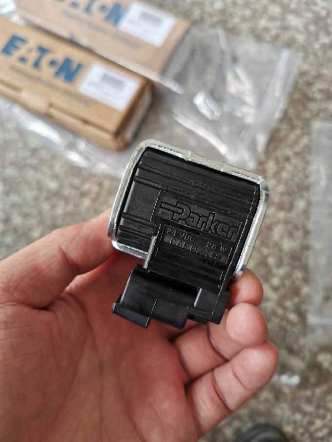 Metallic Sany Reach Stacker Parts , 60332895 Solenoid Directional Valve 0