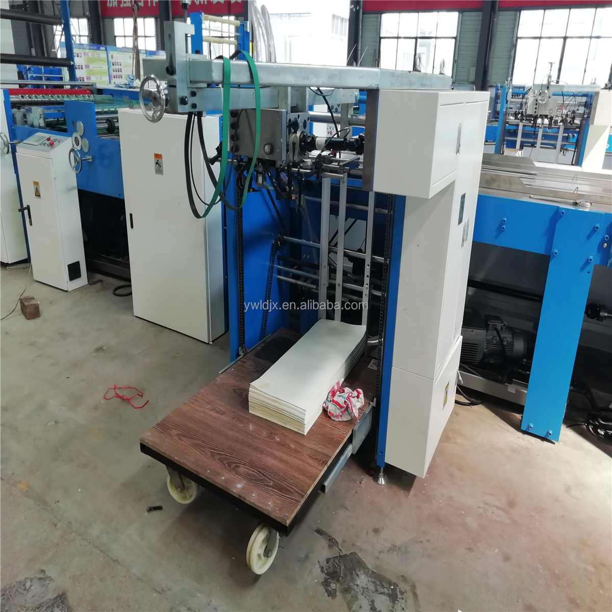 Durable and Long-lasting LD 1050 Exercise Book Making Machine with 1000 mm Width