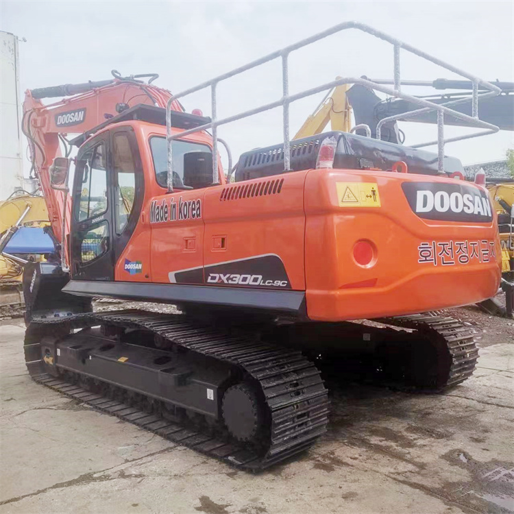 Good Health And Original Hydraulic Cylinder 30 Ton Doosan DX300LC-9C Excavator In Korea