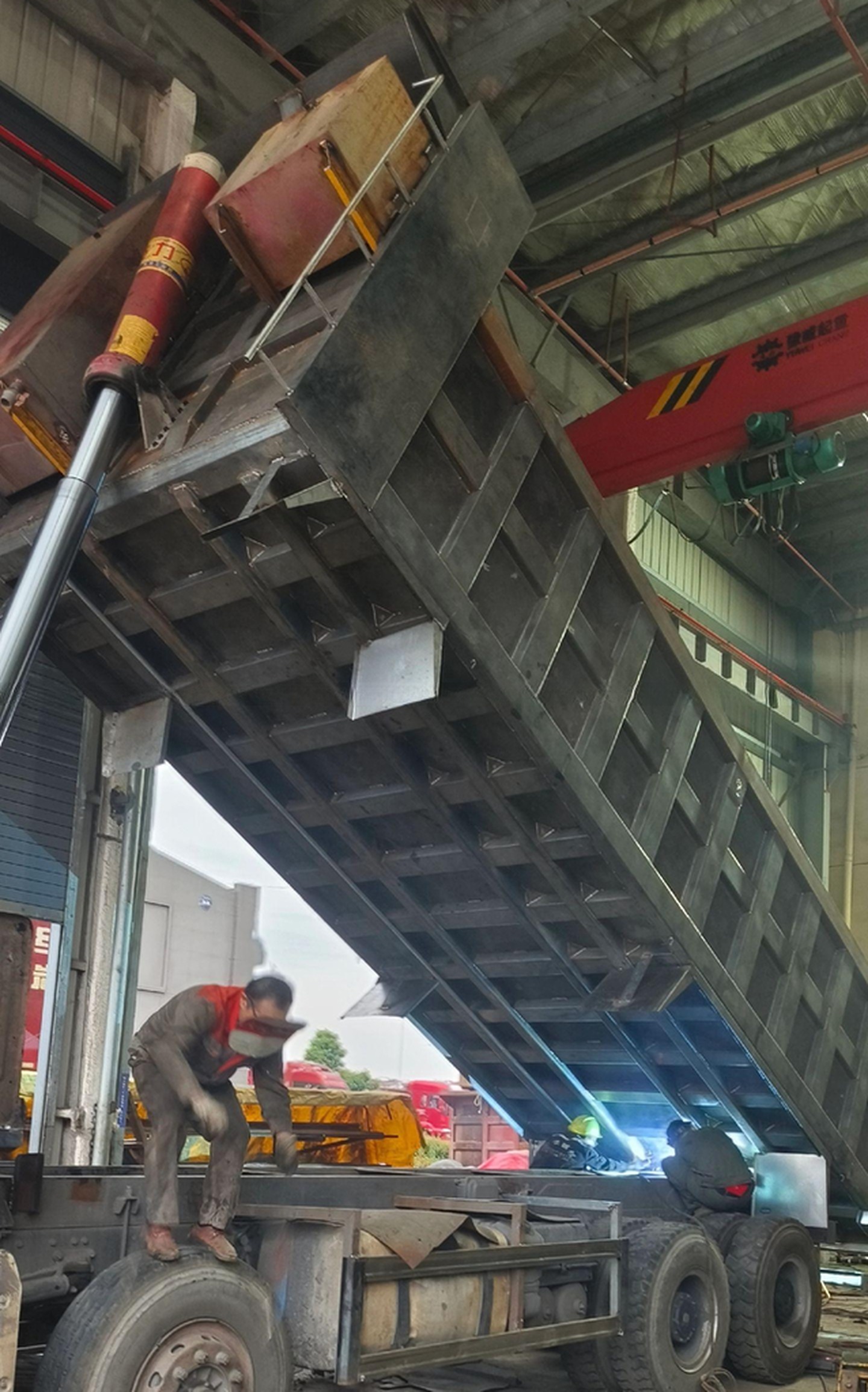 Sinotruk 6X4 371HP 30 Ton 20 Cubic Meter Dump Truck for Heavy Truck Segement in Africa