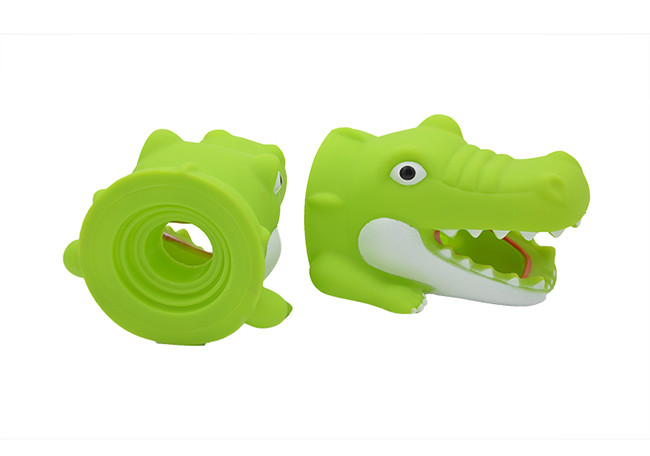 Water Faucet Extender Cover Green Color No Harmful Chemicals Easy To Install