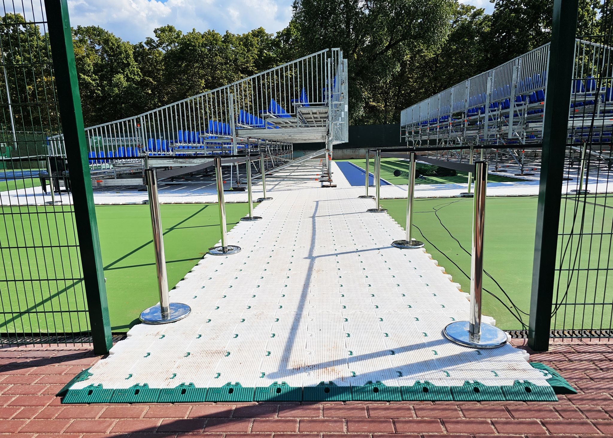 High-Density Polyethylene Portable Event Flooring Weather Resistant And Fire Resistant