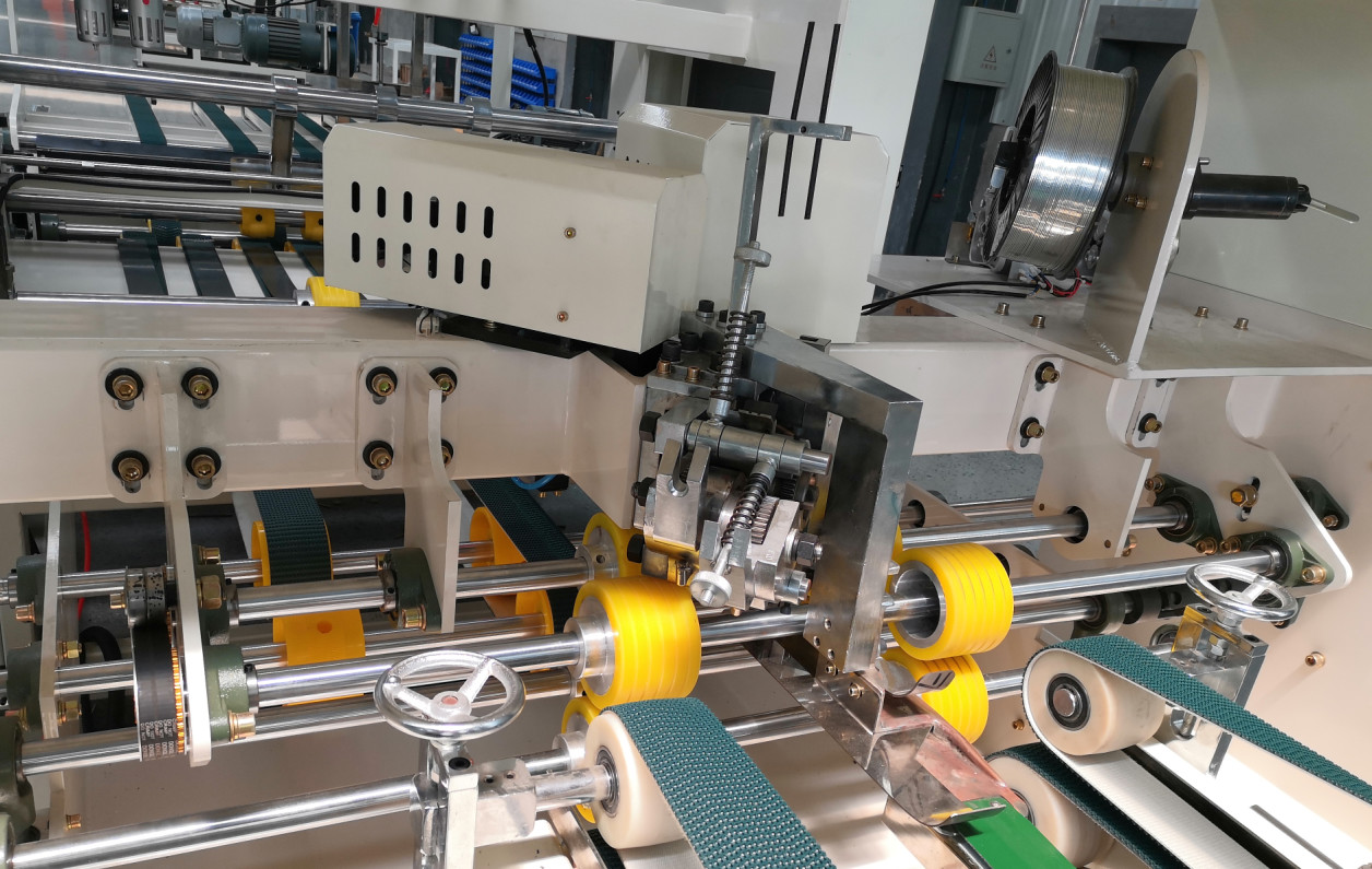 Automatic Cardboard Paperboard Machine For Corrugated Box Folding Stitching