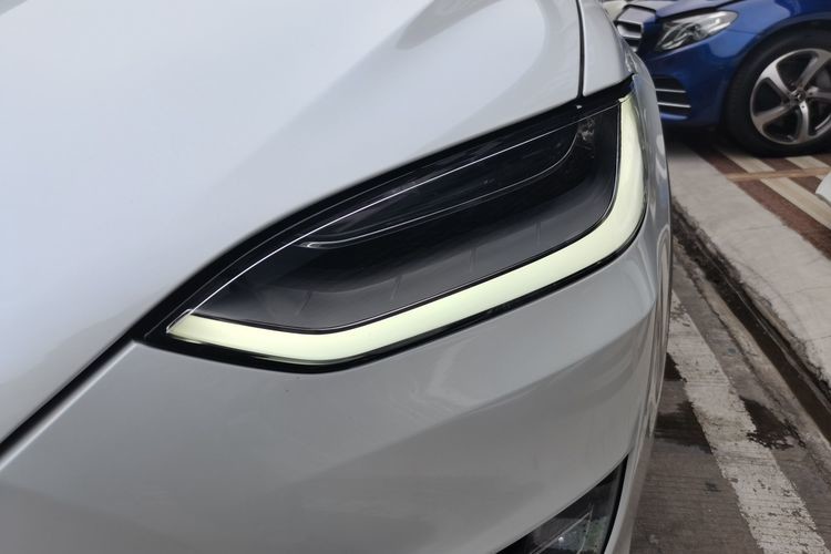 NEDC 575km Range New Automobile Electric Car Electic Vehicle