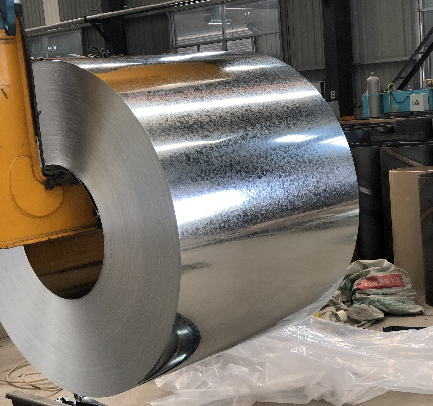 Minimum Spangle Hot Dip Galvanized Steel Coils GI Z225 0.75x1250mm For Cladding Roofing