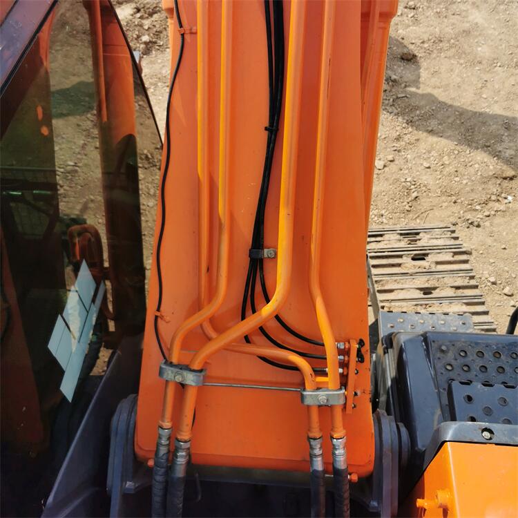 Hitachi EX200-3 Excavator Heavy Equipment Auction in Japan 2020 A-6BG1T Engine 18824 KG