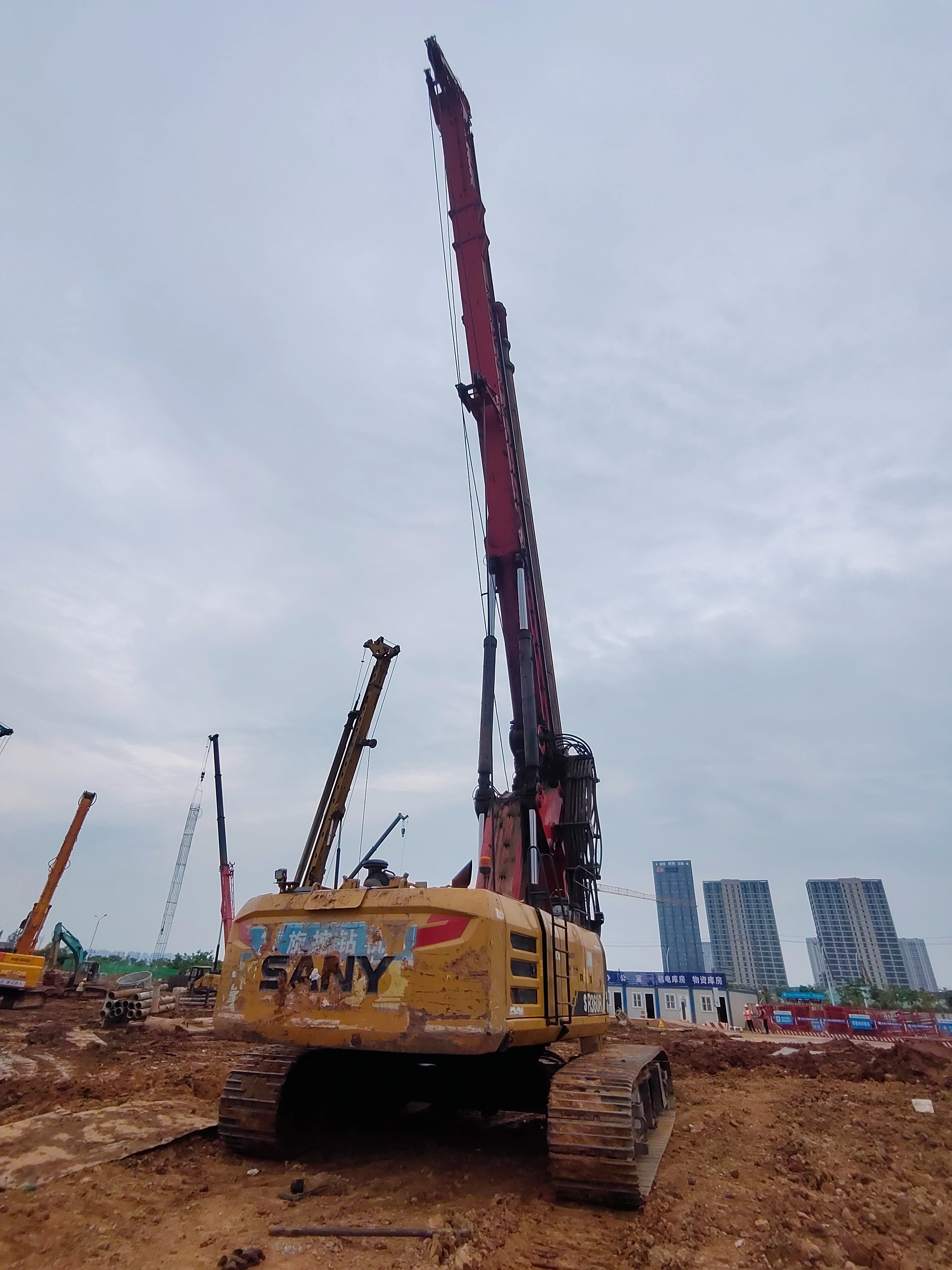 XR150--XR220 XR360 XR280 Pilling Rig Mining EQUIPMENT Max. Drilling Diameter 50 Meter