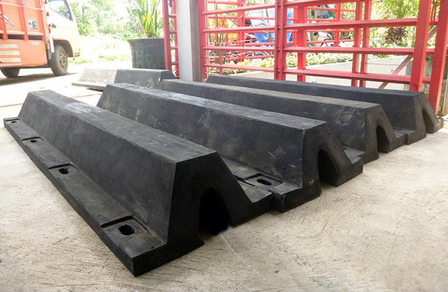 75 Shore A OEM Rubber Dock Fender Type V For Boat