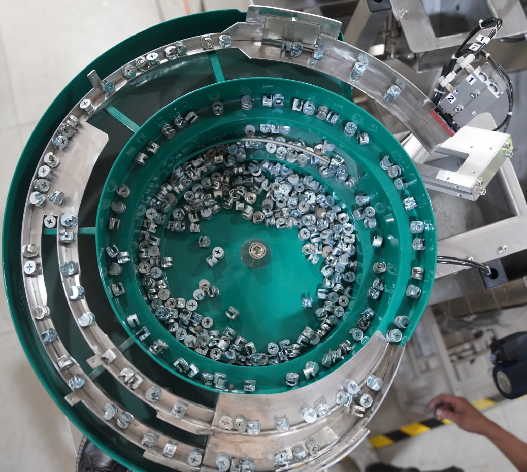 Hardware Eccentric Wheel Screw Counting Packing Machine 1.2kw