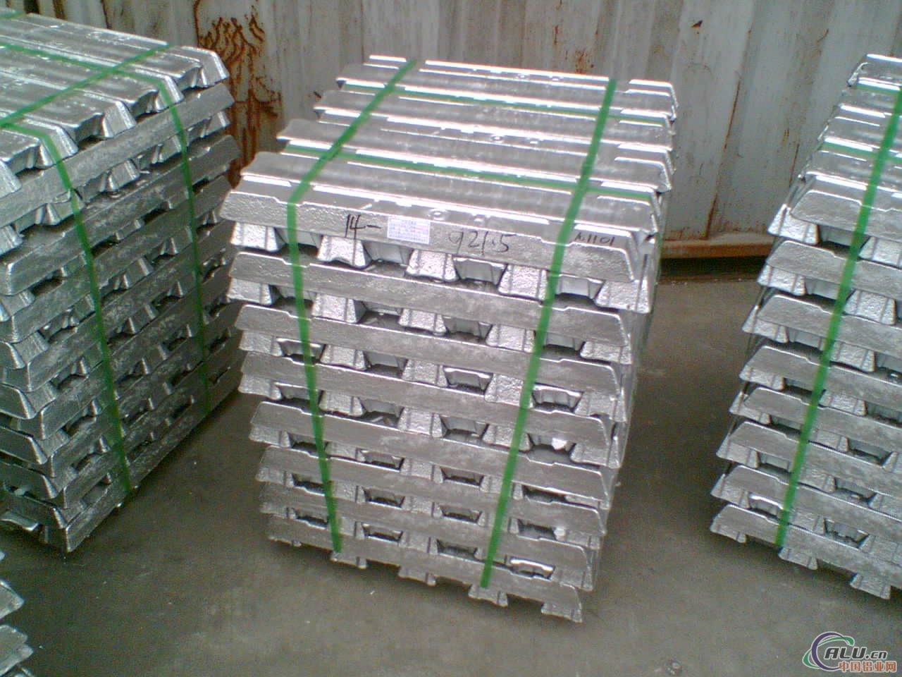 A99.7 12 KG Aluminum Ingots ADC12 Low Heat Tendency