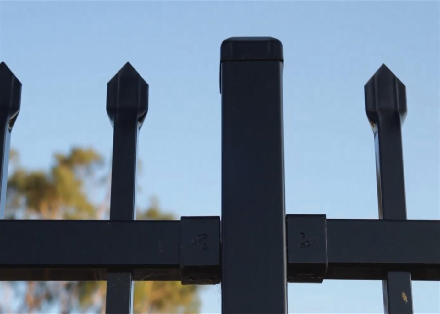1800mm height garrison security fencing