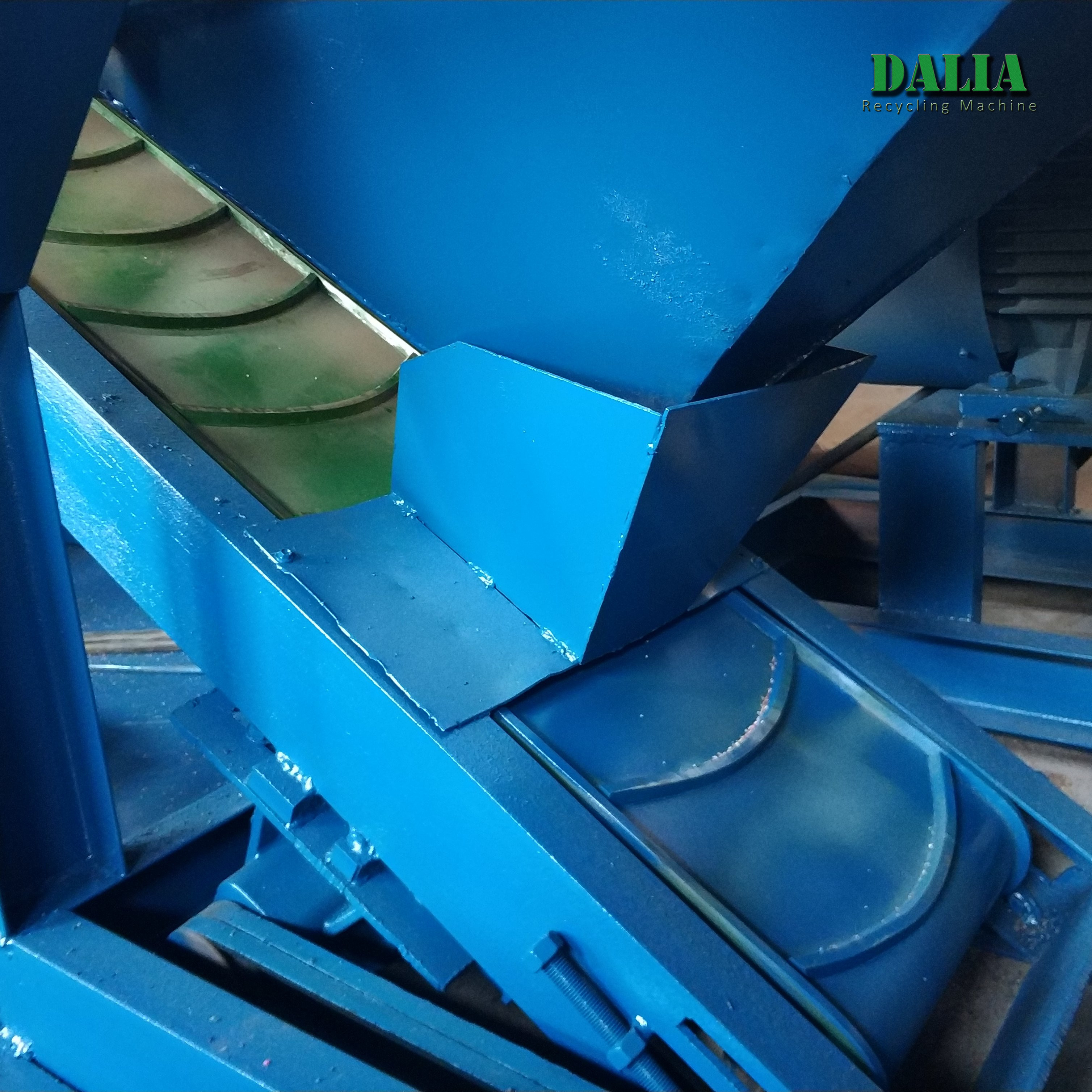 Customized Voltage Copper Wire Shredder Machine Low Noise 2500 * 1800 * 2850mm