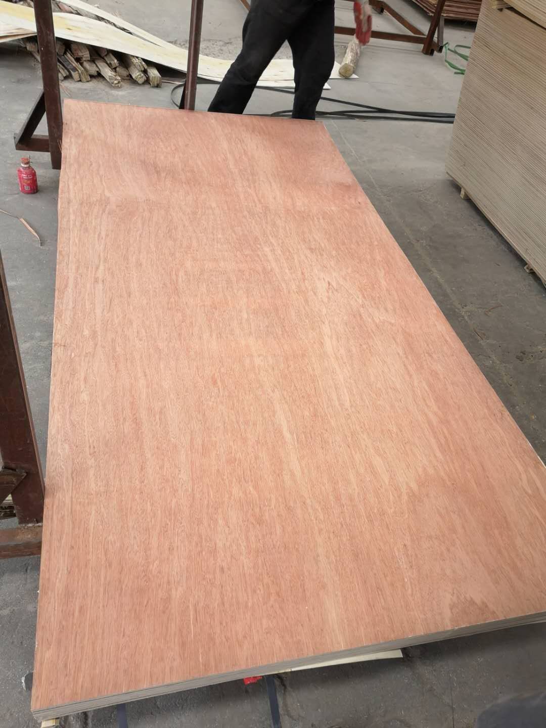 Alkaline Resistant WBP 22mm Hardwood Veneer Plywood