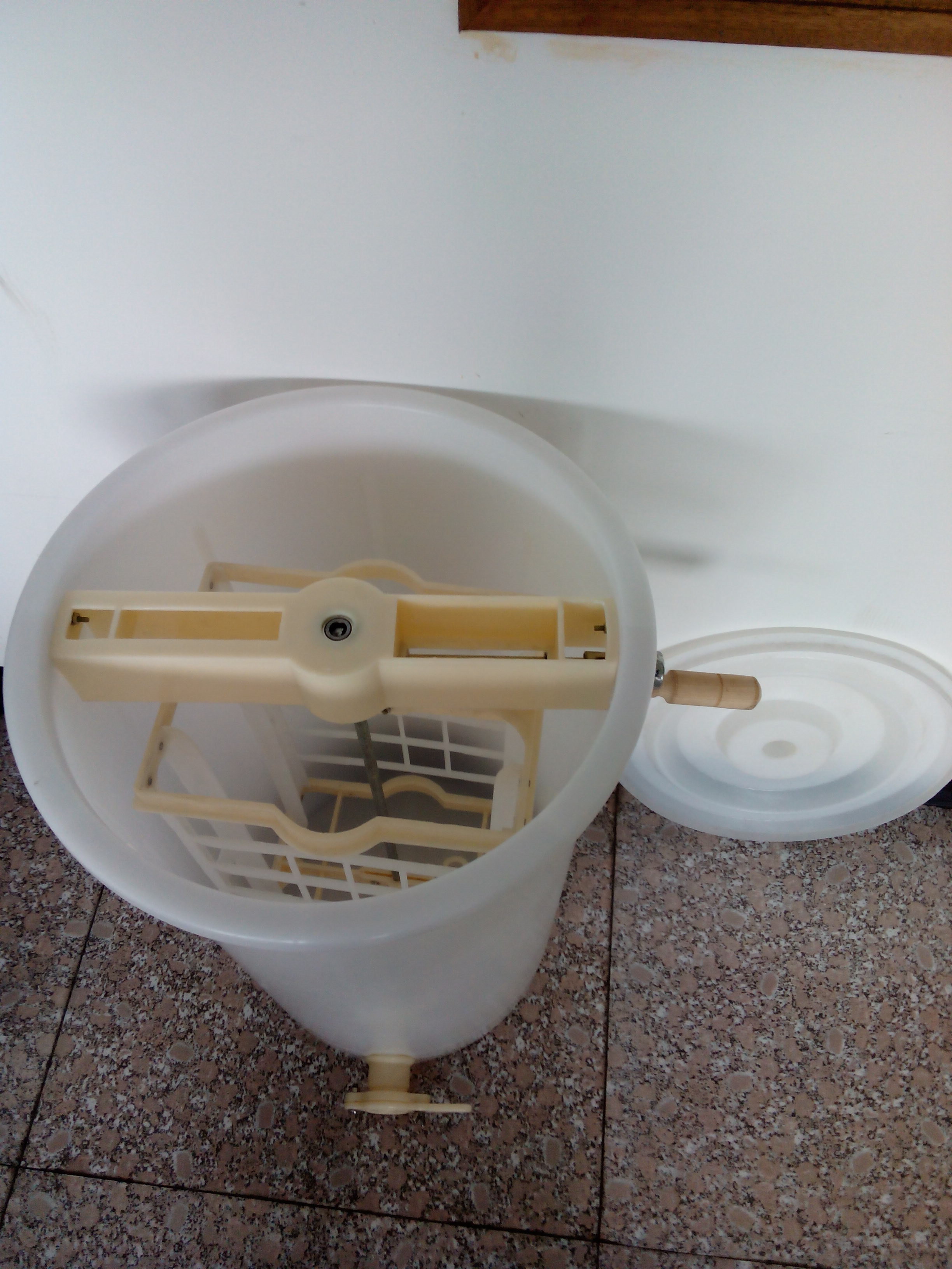 2 frame plastic manual honey processing extraction machine beekeeping honey extractor