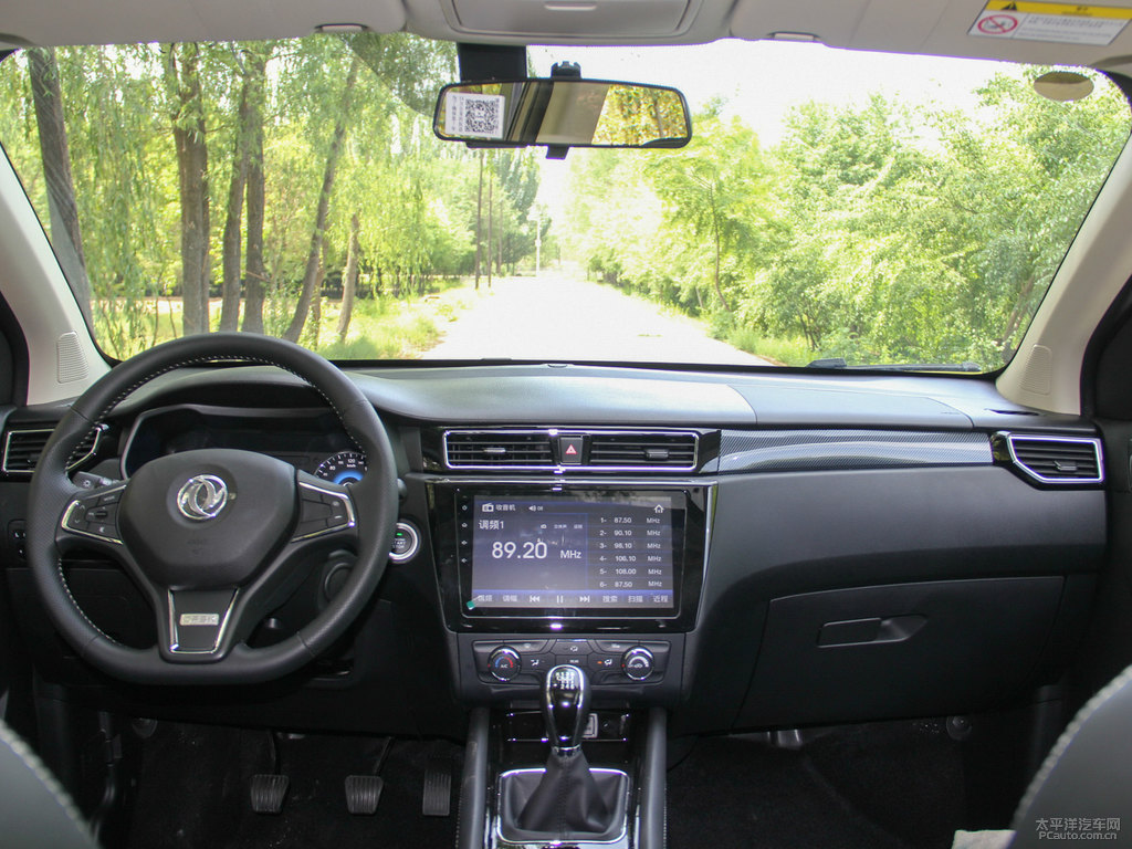 Electric Car with 120kW*h Battery and 7 Seats Luxury Good Long Range Energy LED Camera Fabric 4 Wheels Single Dark