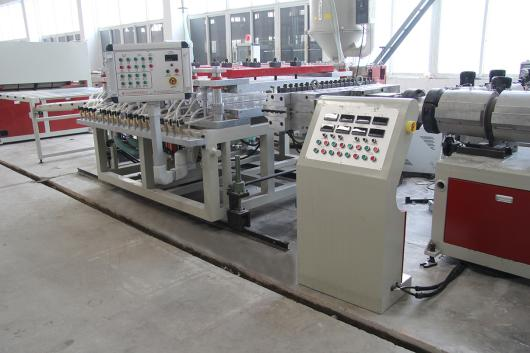 Co-Rotating Conical Twin-Screw PVC Foam Floor Extrusion Line with Double-Screw Design