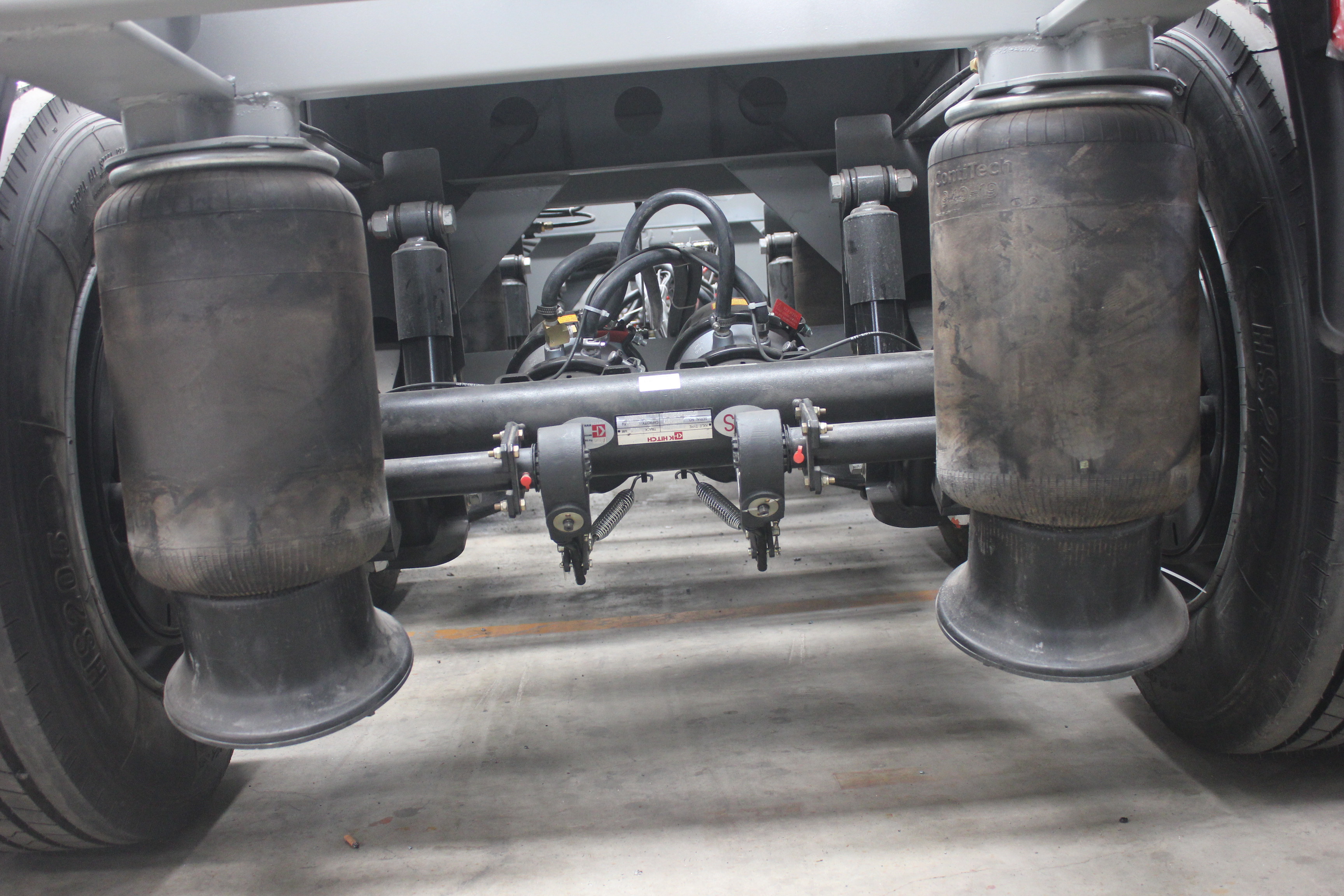 Standard 28T Landing Gear Inter Link Flatbed Semi Trailer with 80-120 Tons Rated Load