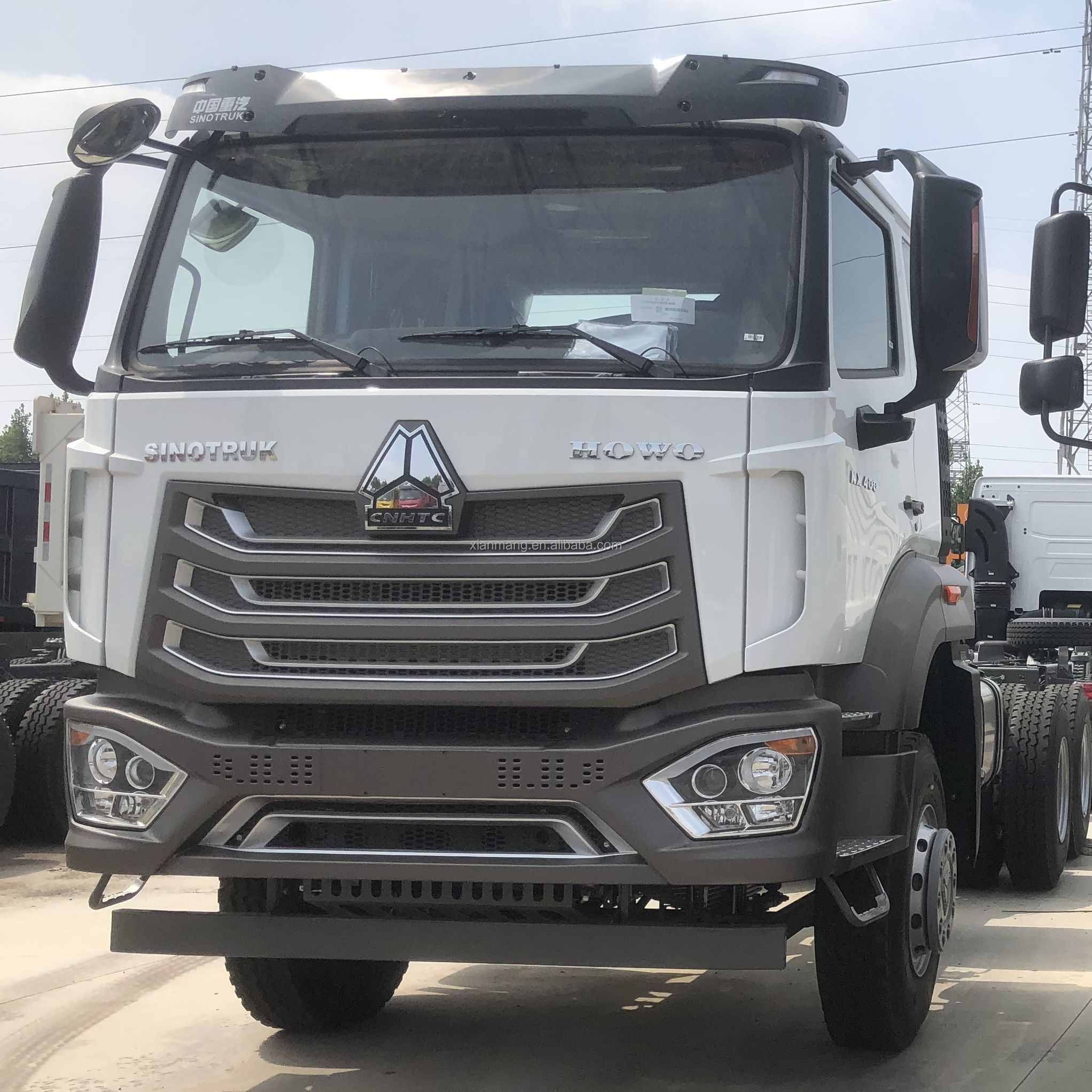 Sinotruk Howo NX 371 400 HP Trailer Tractor Truck Head With Left Steering And No Cruise Control