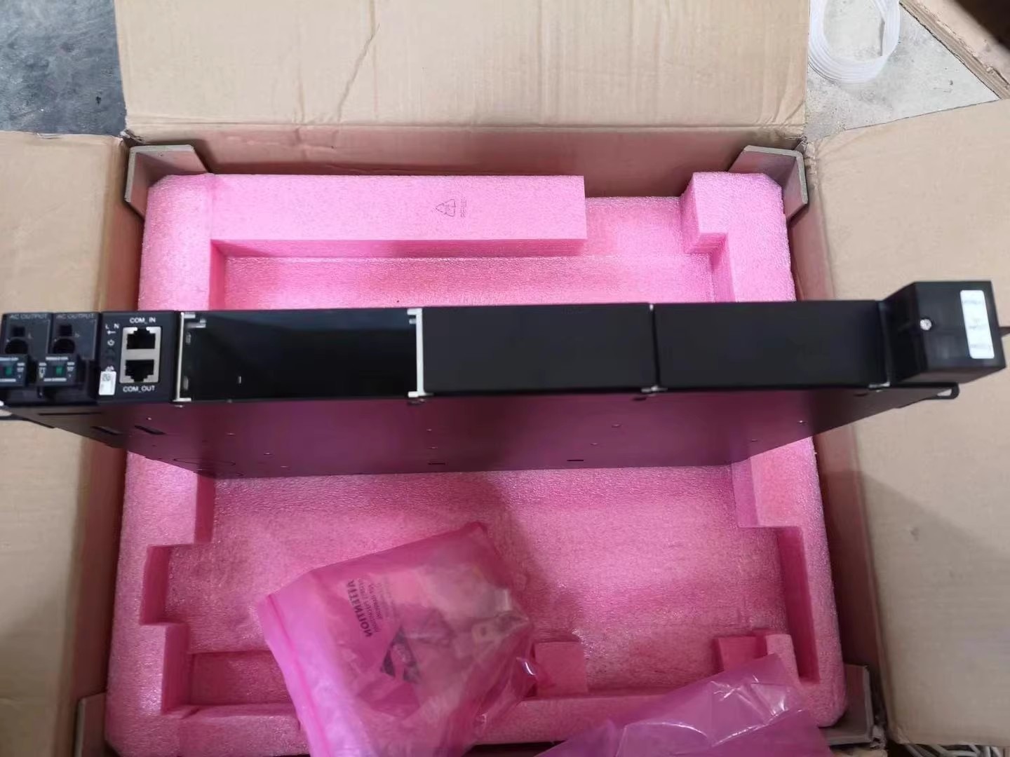 Huawei ETP23006-C1A1 Embedded DC & AC Power System With I23003G Inverter Module