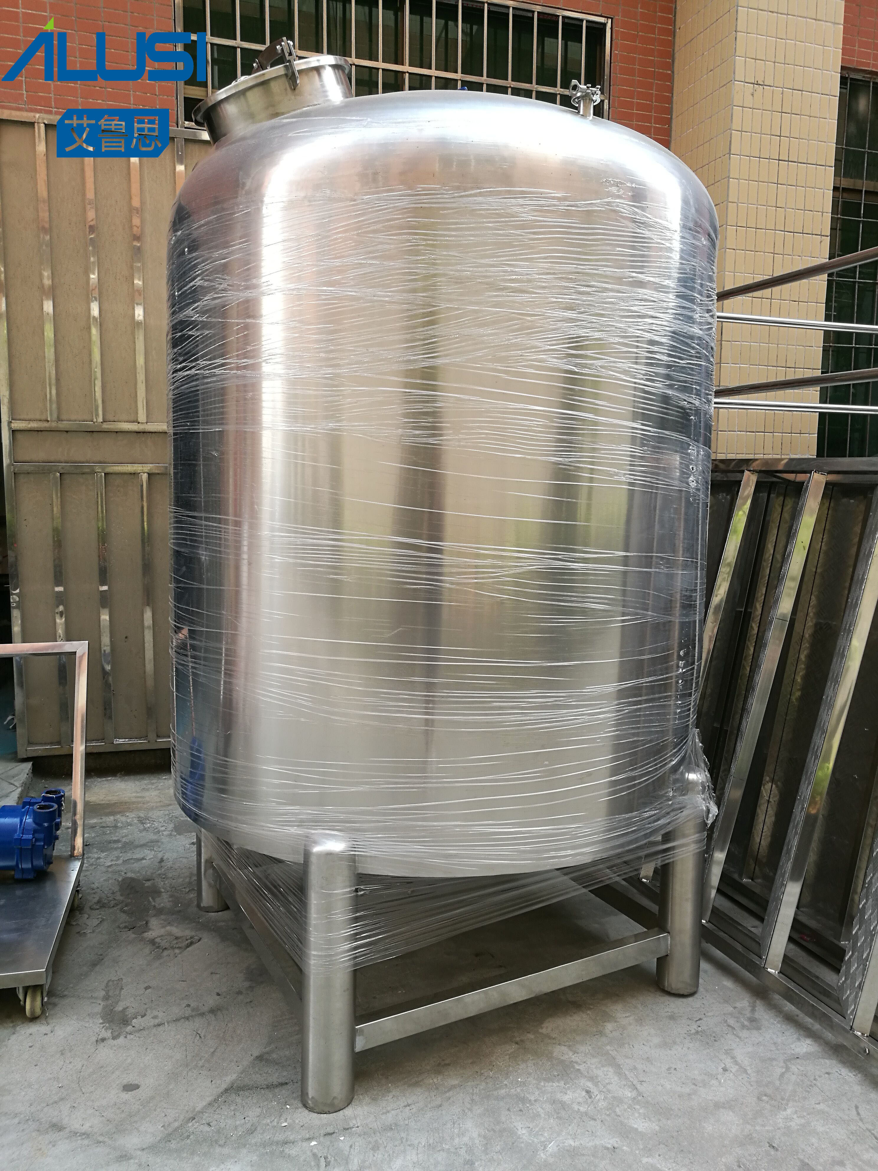 GMP 20000L SUS304 Stainless Steel Storage Tank Seal Type Water Storage Tank