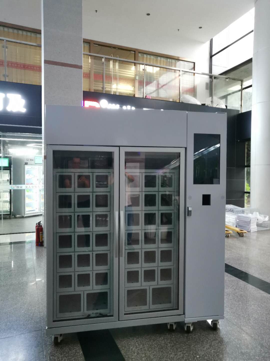 24V Electric Heating 662 Capacity Pizza Vending Machine Micron Smart Vending Machine