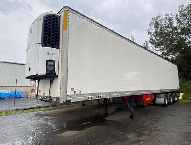Dependable And Long Lasting 84㎡ Semi Truck Refrigerated Trailer For Catering Businesses