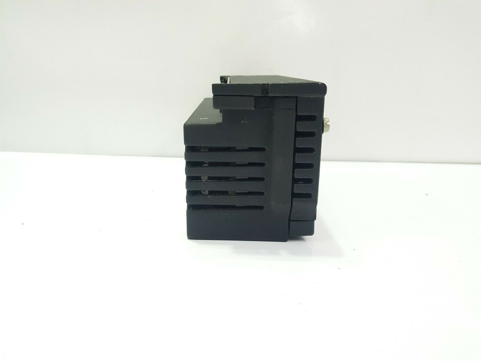 IC660BBR101 I/O MODULE GENIUS BLOCK RELAY OUTPUT MODULE NORMALLY OPEN 16 CIRCUITS