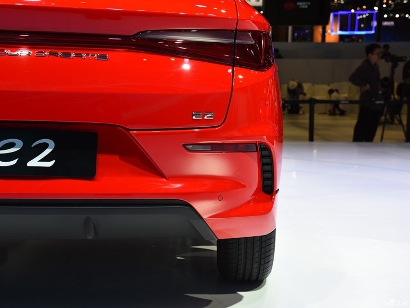 New Energy Byd E2 Electric Car