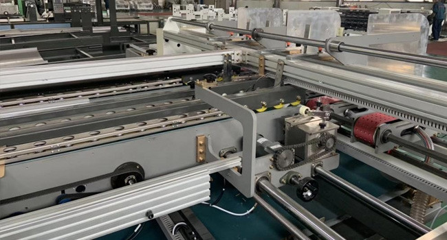 Two Pieces Carton Box Folder Gluer Machine Semi Automatic 1500mm