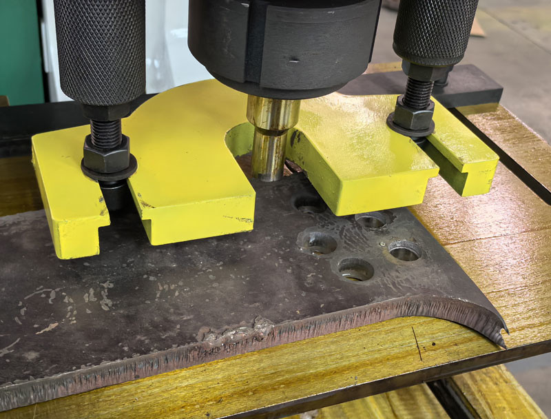 Multifunctional Q35Y-20 Ironworker Machine Hydraulic Punching Shearing Notching Bending Machine