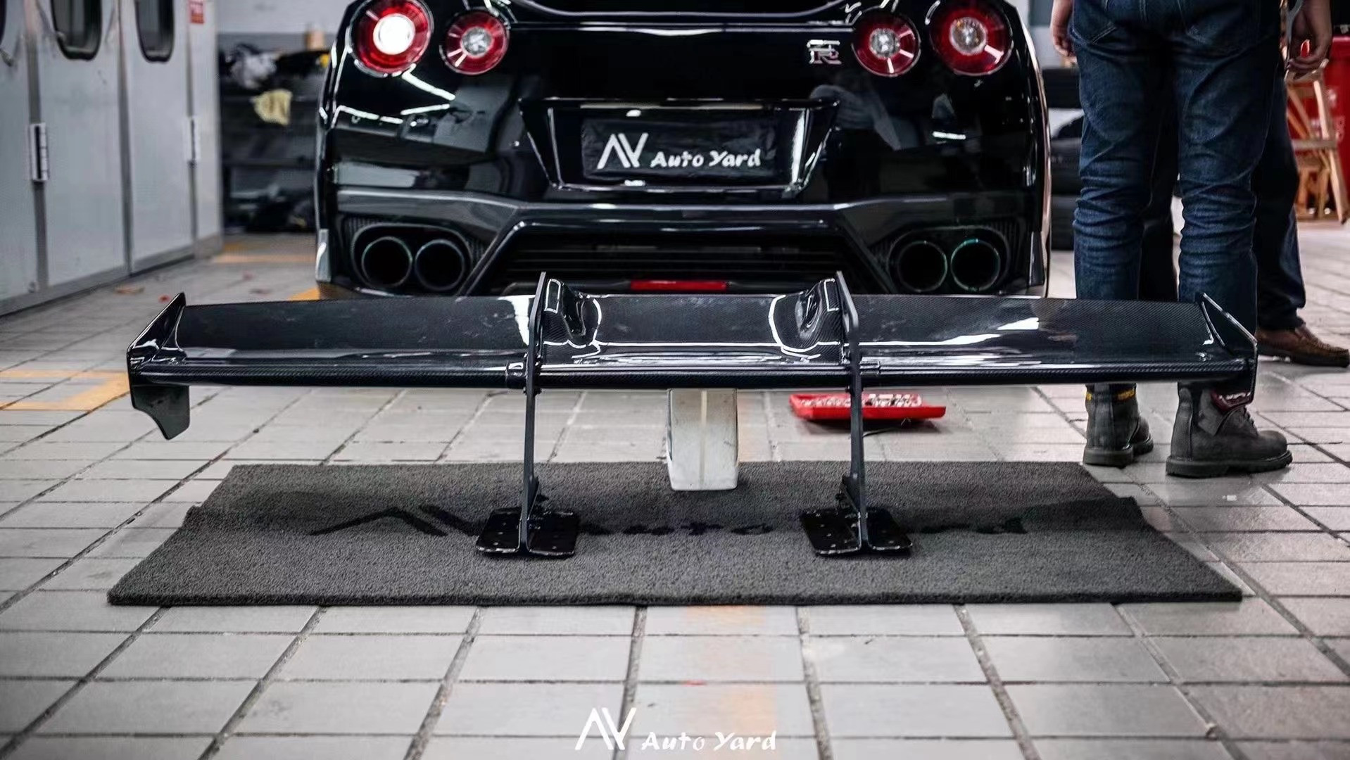 Silver GTR Nissan Body Kit LB Style Spoiler Car Duck Tail Fins Body Kit Spoiler