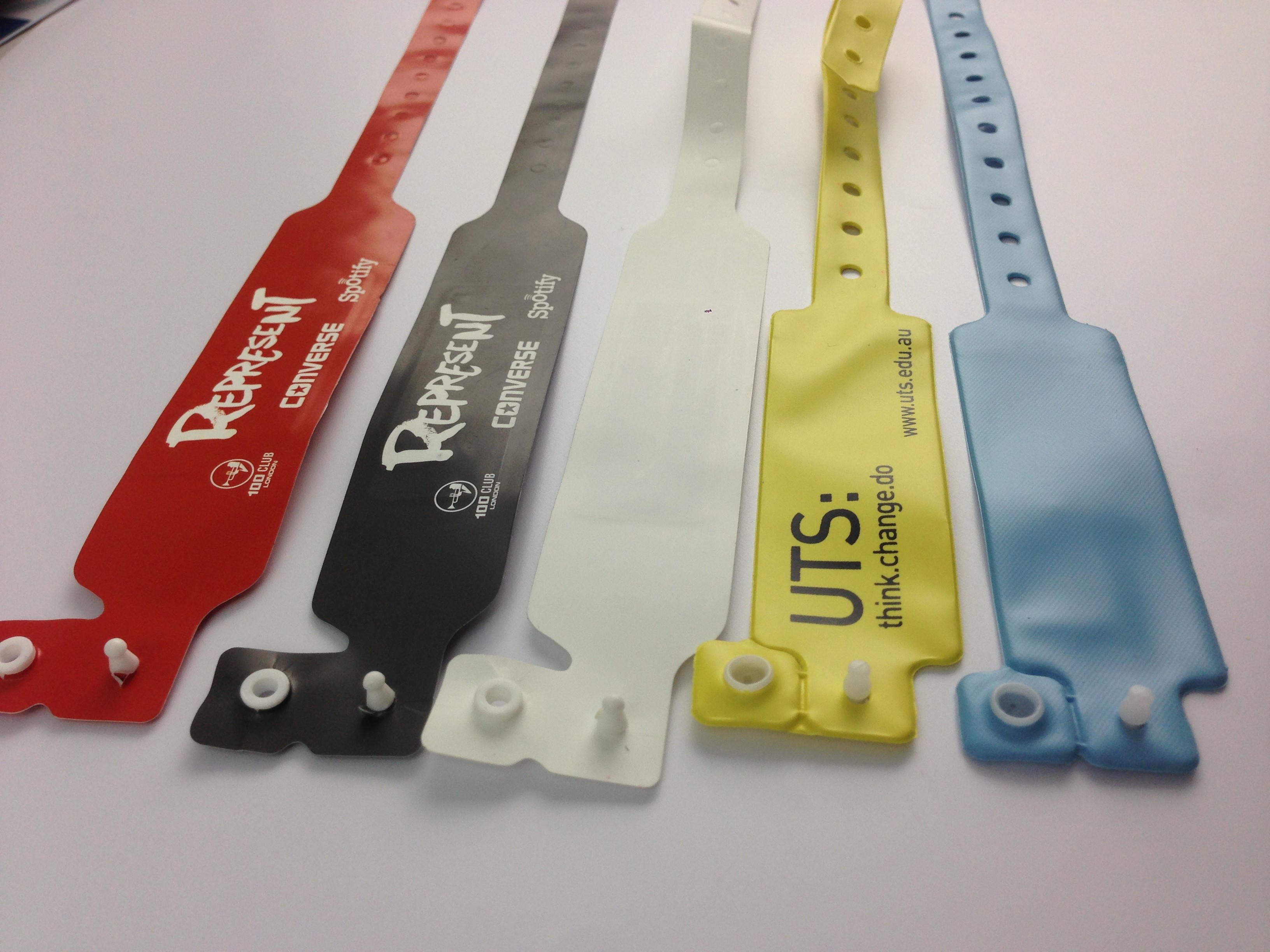 PVC RFID NFC Tag Wristband One Time Custom Hospital Tag Bracelets